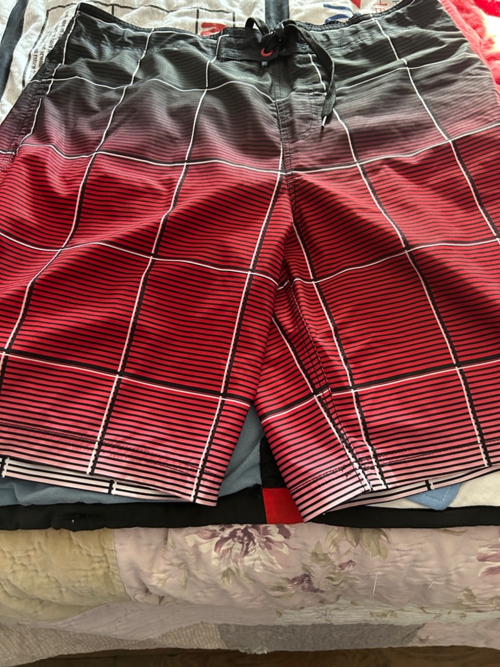 Men's Gradient Red and Black Swim Board Shorts